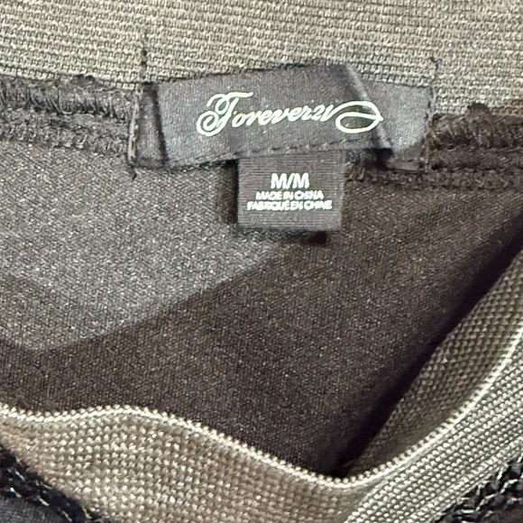 Black Sequins Mini Skirt Wide Elastic Waist Size Medium - Picture 5 of 6